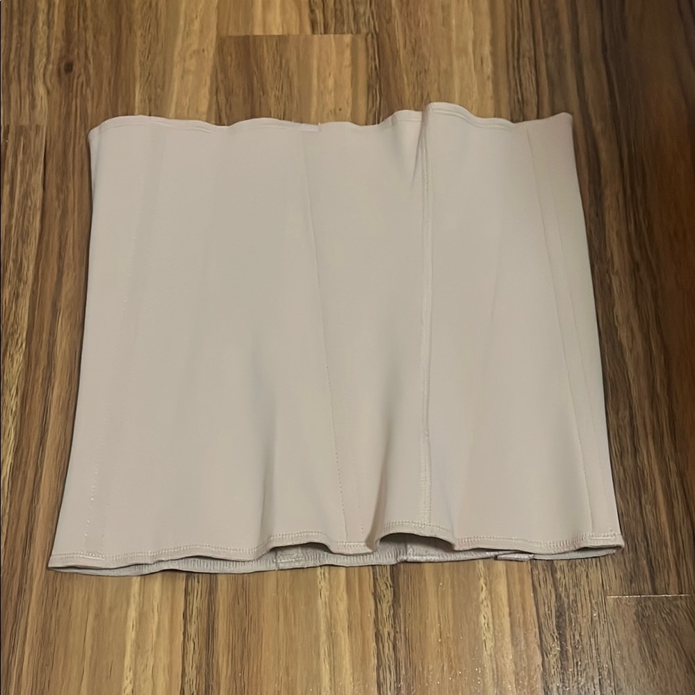 Skims waist trainer